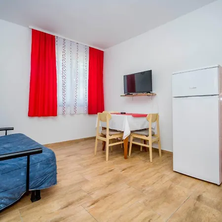 Apartment Hilde Red-5 By Interhome *