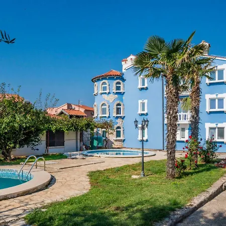 Hilde Red-5 By Interhome *