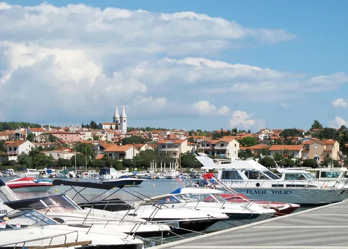 Hilde Red-5 By Interhome *